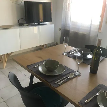 بيت للعطل Apartman Roko زادار