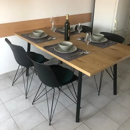 بيت للعطل Apartman Roko زادار